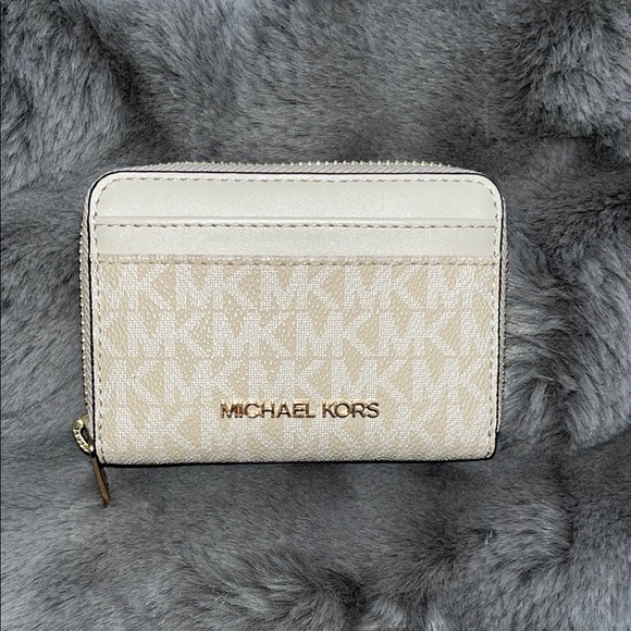 Michael Kors Wallet - Picture 1 of 3